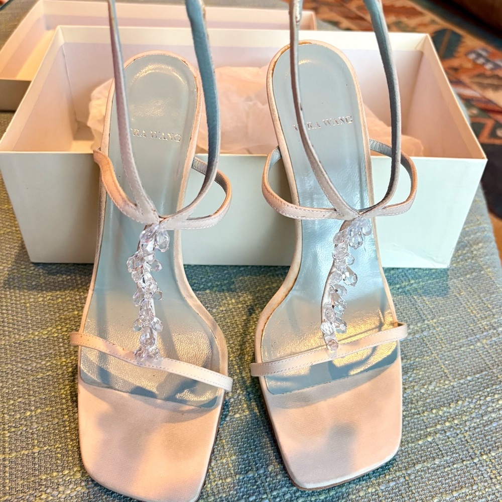 Couture Vera Wang Women's Ivory satin Sandal Heel
